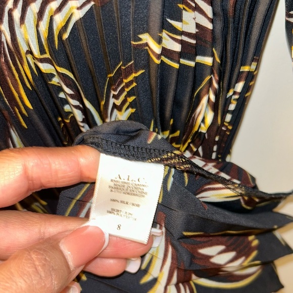 A.L.C Rory V-neck Pleated Silk Dress Size 8 - Picture 11 of 11